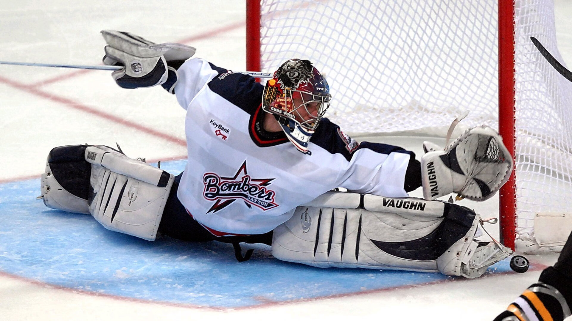 当布克在F1赛道接管比赛，尼克斯的悬念已被公牛提前终结