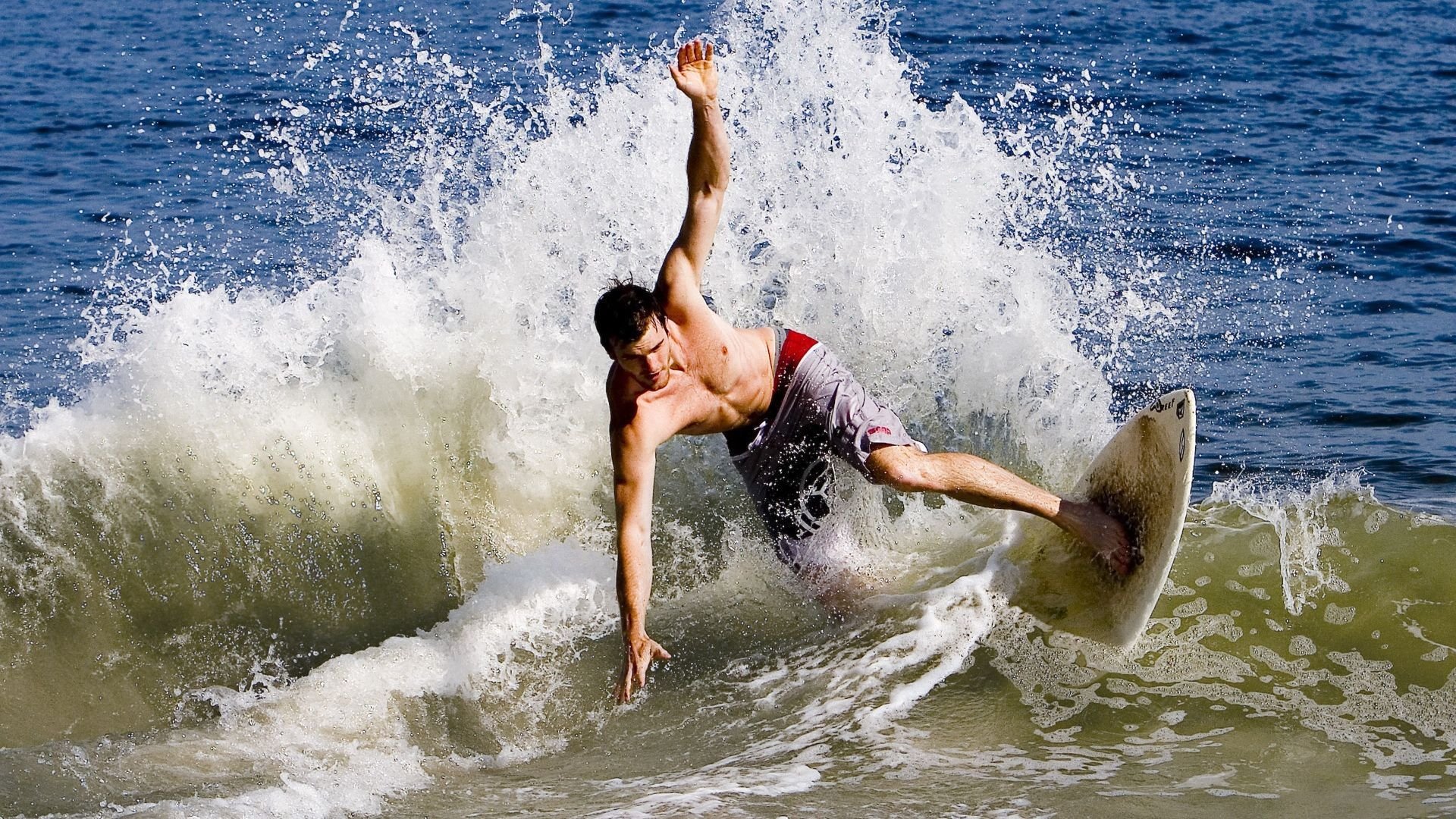 东决关键战焦点战，美国终结冰岛—体育叙事如何重塑地缘政治想象