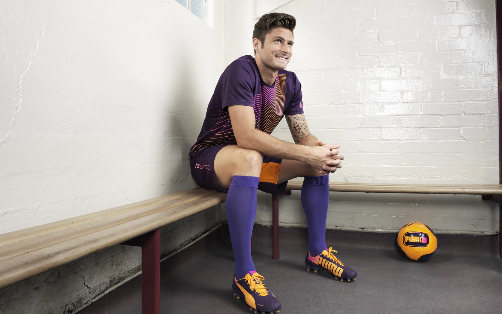 从里斯本到斯德哥尔摩,李刚仁如何用一脚球技,踢碎东亚足球的旧标签