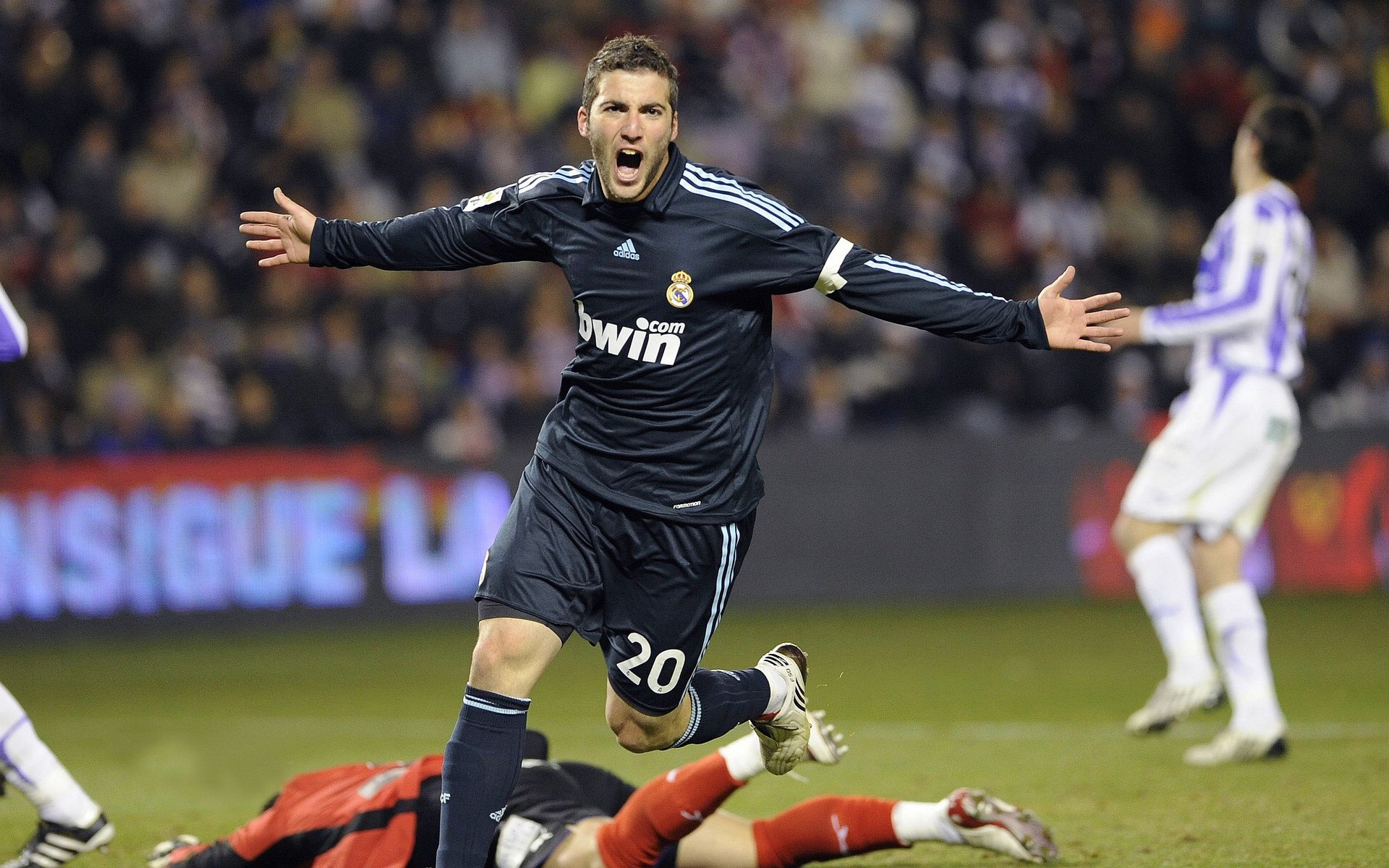 南非横扫阿根廷,罗德里刷新纪录,当跳羚的蹄声踏碎探戈的舞步